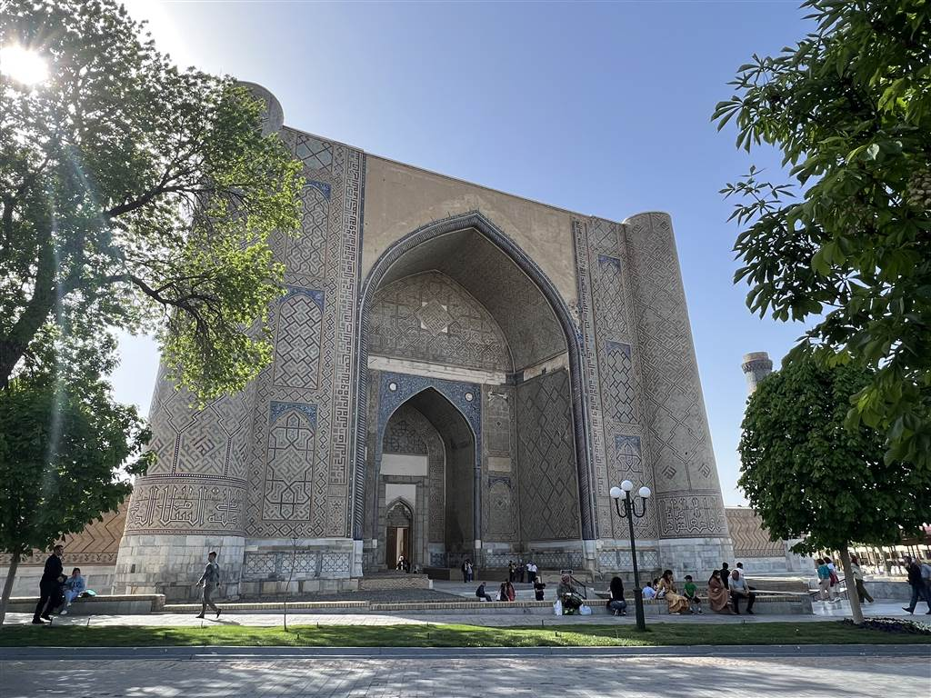 滿滿的烏兹别克 — 比比·卡尼姆的傳承