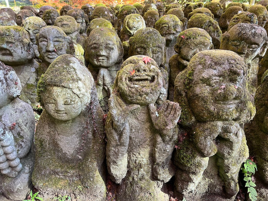秋色交響樂 — 大田念佛寺的千尊羅漢像